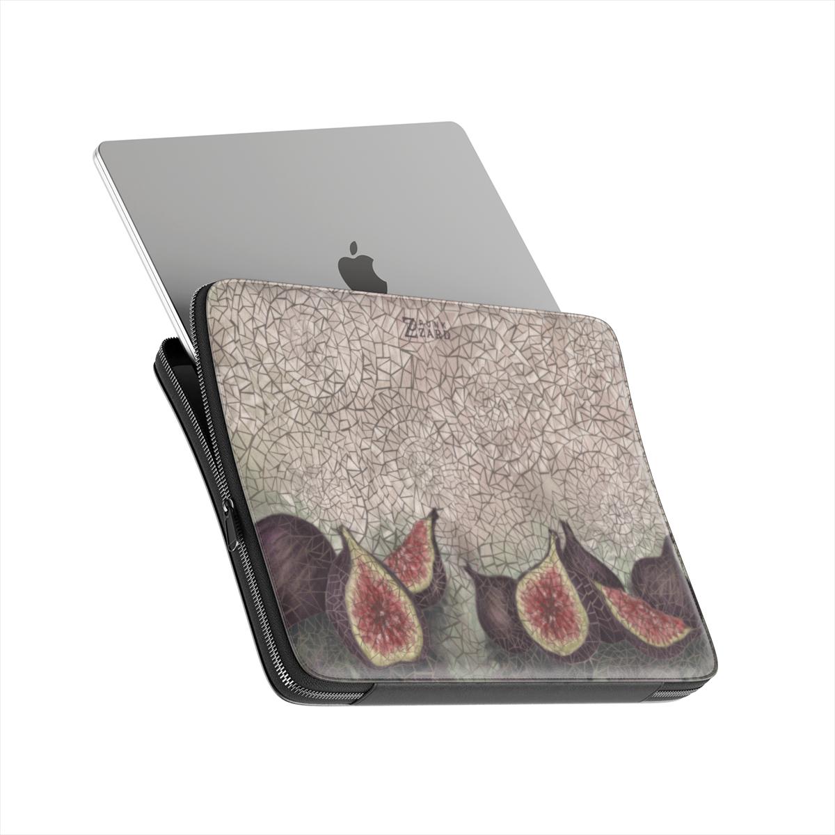 Laptop Sleeve: Wasp's Home
